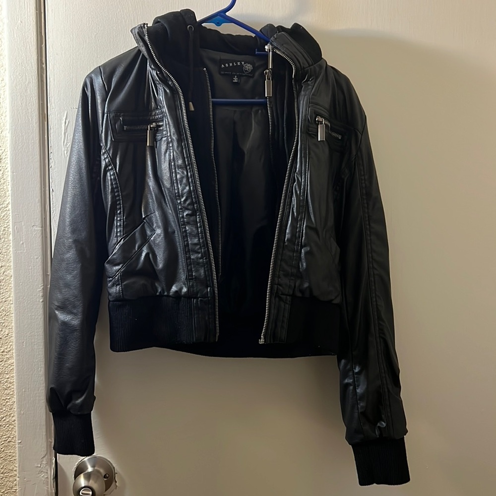 ASHLEY BLACK LEATHER ZIP UP JACKET SIZE SMALL